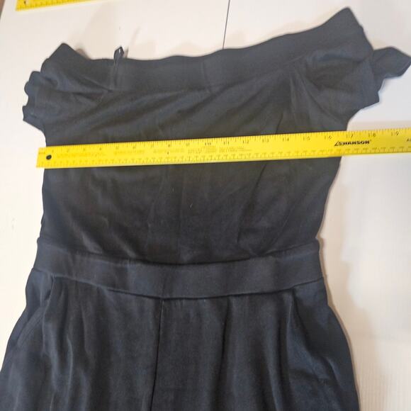 New York & Company Black Off the Shoulder Jumpsuit Straight Crop Leg Size M 3642 - Picture 4 of 6